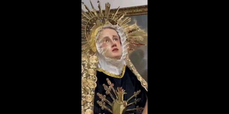 Igitangaza! Ikibumbano cya Maliya w’ isugi cyasutse amarira mbere gato y’ uko Papa Francis yitaba Imana.