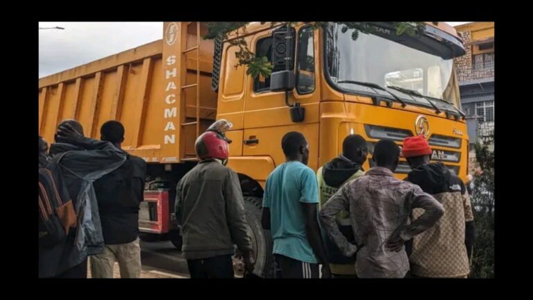 Kigali: HOWO yakoze impanuka umumotari abigenderamo