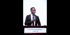 Nyuma y’imyaka itatu arangije kwiga, ubu akoresha abarenga 100: Byinshi kuri Cyubahiro wihebeye ubwubatsi