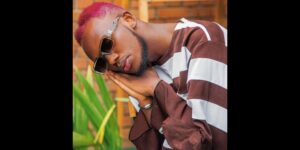 Umuhanzi Chris Eazy ari mu gahinda gakomeye k’ibyago byo gupfusha Nyirakuru