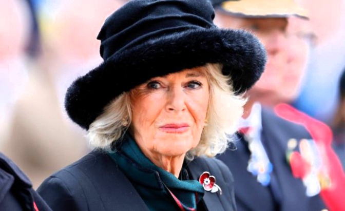 Umwamikazi Camilla w’ Ubwongereza yakubise umugabo we urukweto ku gitsina cye cyenda gucika ubwo yashakaga ku mufata ku ngufu.