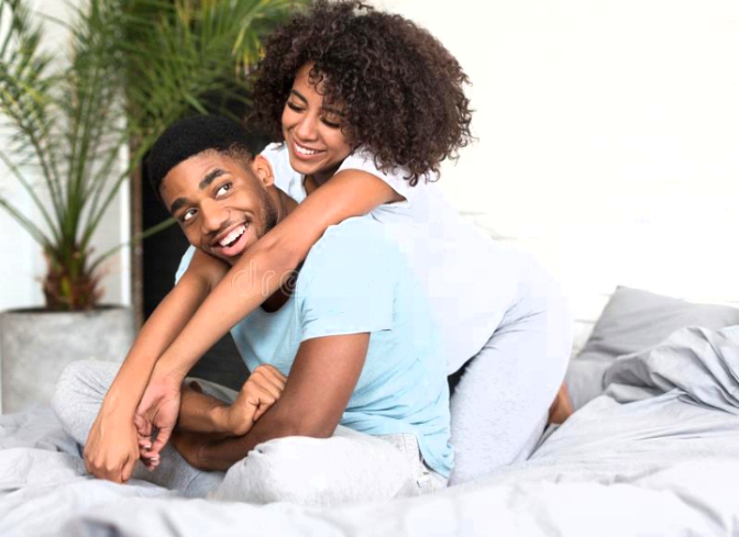 Ese kubera iki abantu bakundanye igihe kirekire birangira batabanye ahubwo bakisanga bamwe biyambuye ubuzima?