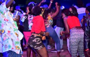 Itangazo risohotse aka kanya ku bantu bacuruza Resitora hamwe n’ Abafite utubari bongeye kubyina