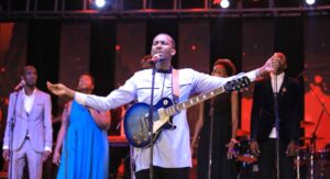 Aho imbaraga z’abantu zirangirira niho imbaraga z’ imana zitangirira _ Gentil Misigaro mu ndirimbo nshya( video)
