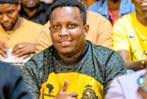 Abakunzi ba Rayon Sports bageze aho umwana arira nyina n’ iyumve na Faustinho Simbigarukaho wayihebeye byamucanze