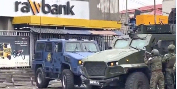 Mu Mujyi wa Kinshasa byakomeye humvikanye urusaku rw’ imbunda Polisi iryamiye amajanja
