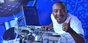 Umva agahinda DJ Bisoso yatewe no kwirukanwa muri RBA yagiye gushaka amaramuko