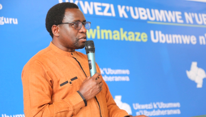 Nyaruguru: Meya Dr. Murwanashyaka yasabye abayobozi b’amashuri kuba inkingi z’ubumwe n’ubudaheranwa