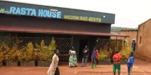 Rwamagana: Uko umusore wakoraga akazi ko gucuranga mu Kabari( DJ) wari warigaruriye imitima y’ abaturage yasanzwe yapfuye urutunguranye