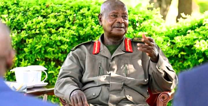 Perezida Yoweri Museveni arivuza ko EAC yagira igisirikare kimwe gusa ,umva impamvu y’ icyo kifuzo yatanze
