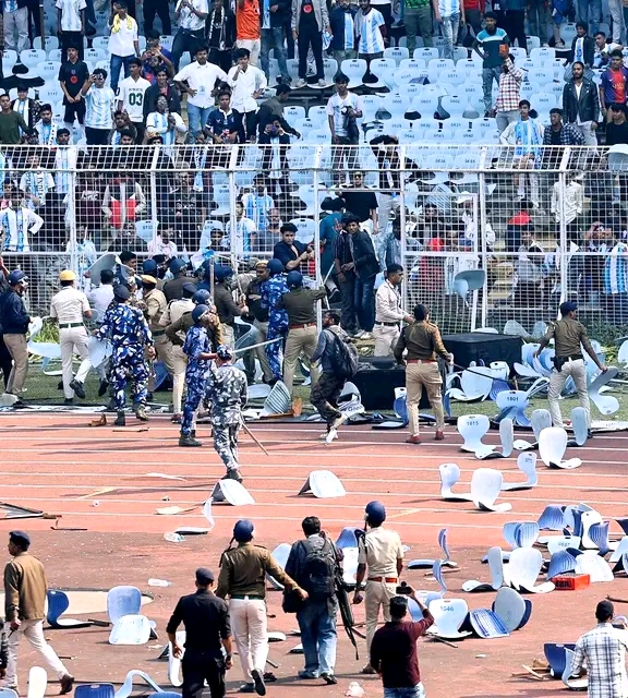 Abafana bakoze ibidasanzwe ubwo bajyaga ku rwanira kureba igihanganjye muri ruhago gikomeye ku Isi