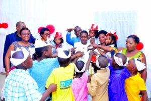 Nyamagabe: Abana bavuka mu miryango itishoboye bafashijwe kwizihiza Noheli n’Ubunani