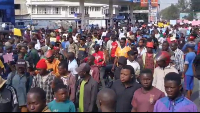 I Goma uko abaturage baramukiye mu myigaragambyo bamagana ko AFC/ M23 itagomba kuva muri Uvira