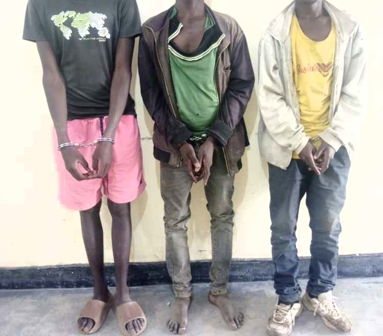 Uko abagabo batatu b’ i Nyaruguru bacakiwe na Polisi ubwo bari bamaze kwiba amafaranga umuturage.