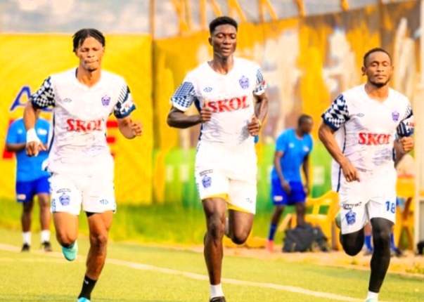 Uko byagenze kugira ngo abakinnyi ba Rayon Sports bazanywe n’ umutoza bange gukora imyitozo bitegura umukino wa Police FC mu gikombe cy’ Amahoro