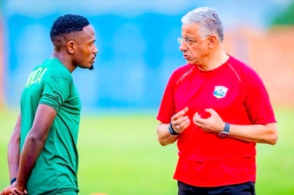 Uko byagenze kugira ngo Adel Amrouche arege FERWAFA