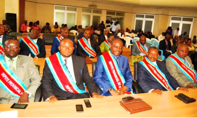 RDC: Abadepite 780 bahagurukiye Leta, barasaba umushahara w’amezi 10 bamaze bategereje, amaso yabo yaraheze  mu Kirere