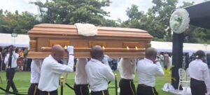 Lt Gen Sikatenda yashyinguwe nk’umusivile, ibintu byakuruye impaka n’ibibazo byinshi mu banye-Congo.