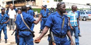 Polisi y’u Burundi yarashe abagabo babiri hafi y’umupaka w’u Rwanda