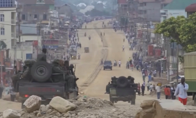Abaturage ba Uvira bari mu gihirahiro nyuma y’uko FARDC isubiye aho AFC/M23 yari ivuye