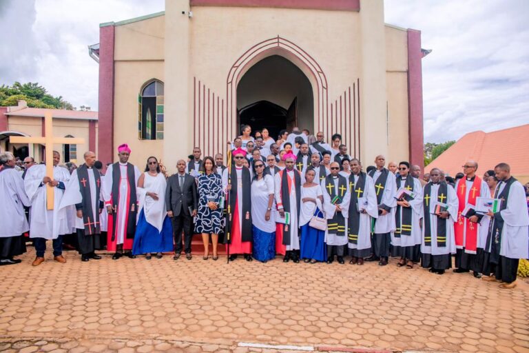 “Muri abagaragu babo”:Ubutumwa bwihariye bwaherekejwe n’irobanurwa ry’Abapasitori n’Abadiyakoni muri EAR Diyosezi ya Butare