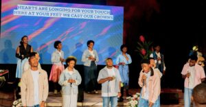 “Twifuza ko abantu bakira ibyiringiro n’umunezero biri muri Kristo”:Shalom Family ku ndirimbo yabo nshya ‘Jehovah Has Done Me Well’