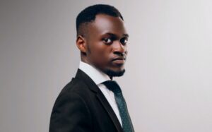 “Kwizera Yesu si ugusigara inyuma”:Confidence Niyirera yavuze impamvu yaririmbye Hallelujah(Video)