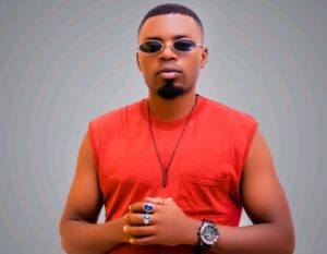 “Nifuje ko abantu bumva amagambo yongera icyizere mu rukundo”: Reggie Tuy avuga ku mashusho y’indirimbo ye  yise Kumutima( Video)