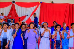 Ahava Choir yasohoye indirimbo “Nimumenya Ukuri”, inateganya kwizihiza imyaka 20 imaze mu murimo w’Imana.