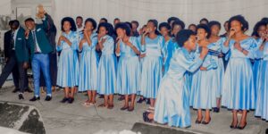 Elayono CEP-UTAB Choir yashyize hanze indirimbo ‘Mbese ni Mana ki?’ inategura igitaramo cyo kumurika album