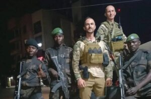 Abacanshuro n’ingabo z’u Burundi batangiye kuva muri Uvira, berekeza i Bujumbura
